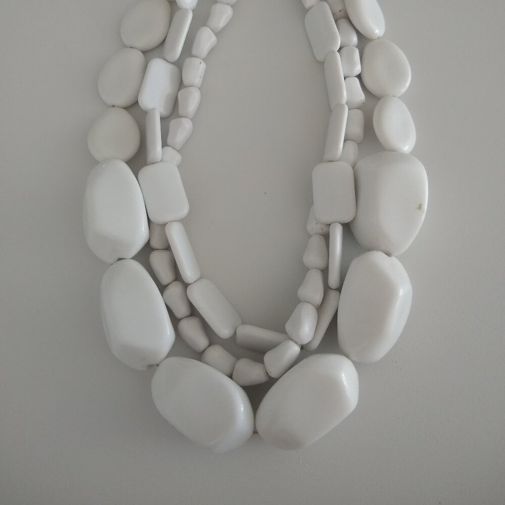 Chunk White Necklace